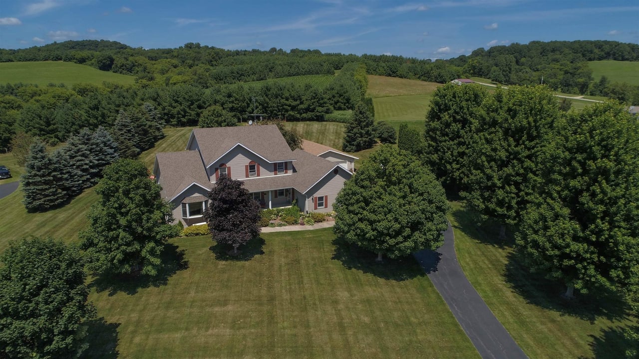135 N Lakeview Dr