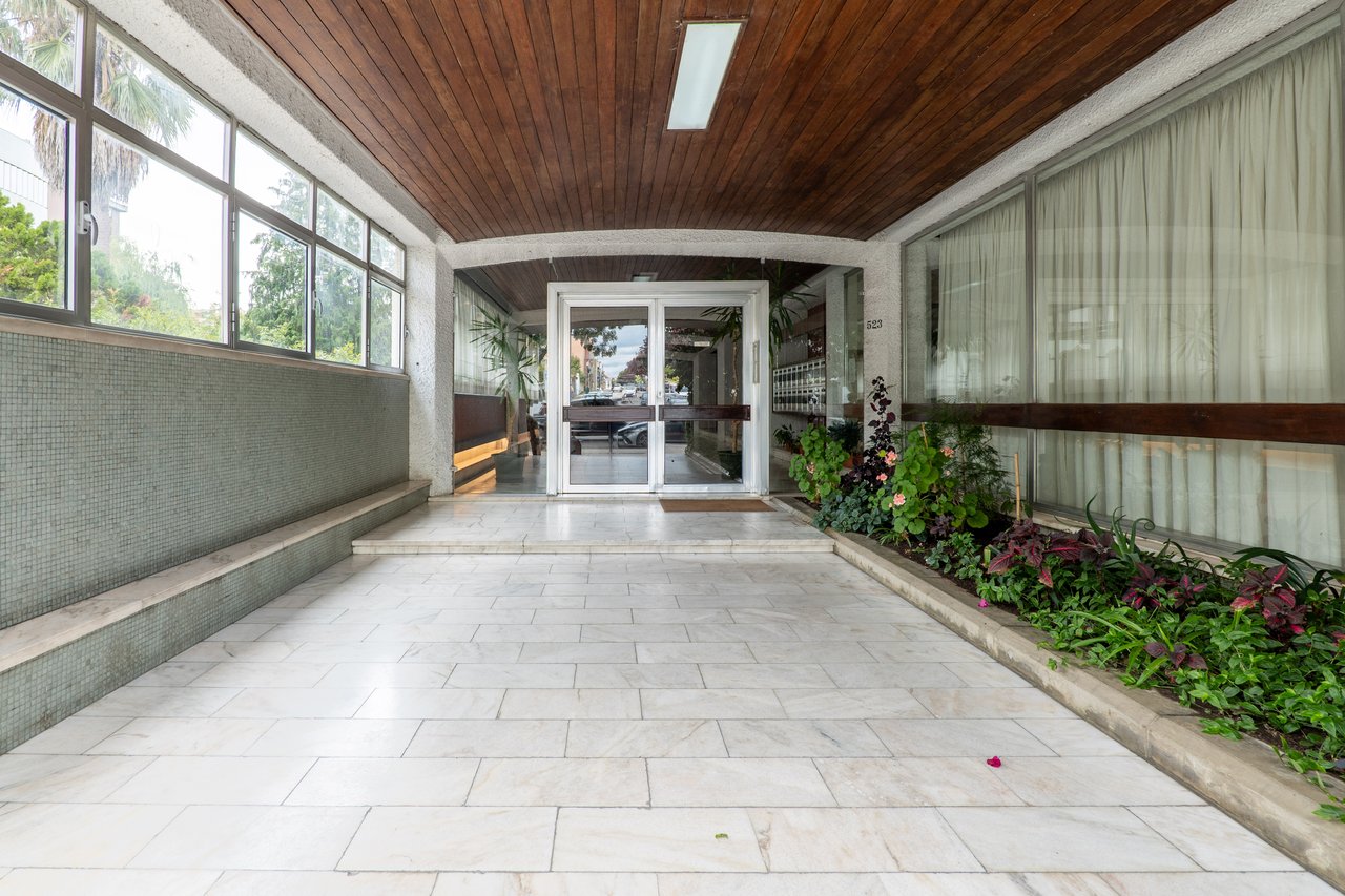 Exceptional Fully Renovated 2+1 Bedroom Apartment in Boavista, Porto