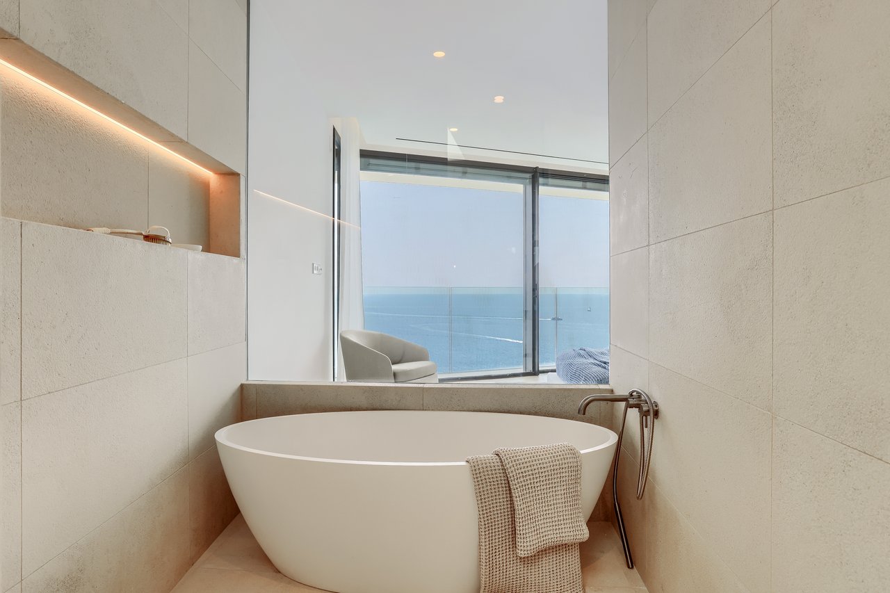 Modern Villa in The Exclusive El Toro Community