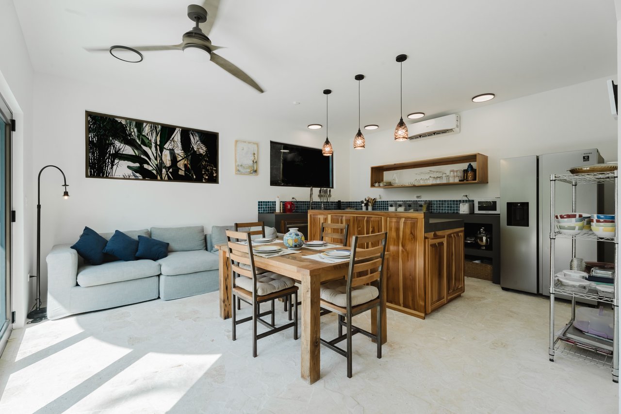 Casa Iguana - Fully Renovated Home Minutes from Marina Pez Vela 