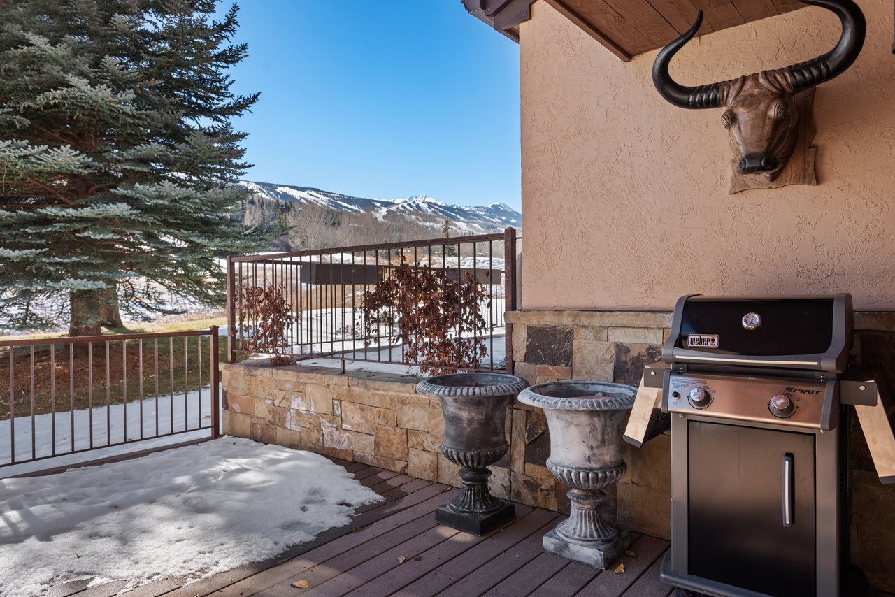 Renovated Snowmass Retreat with Panoramic Ski Area Views