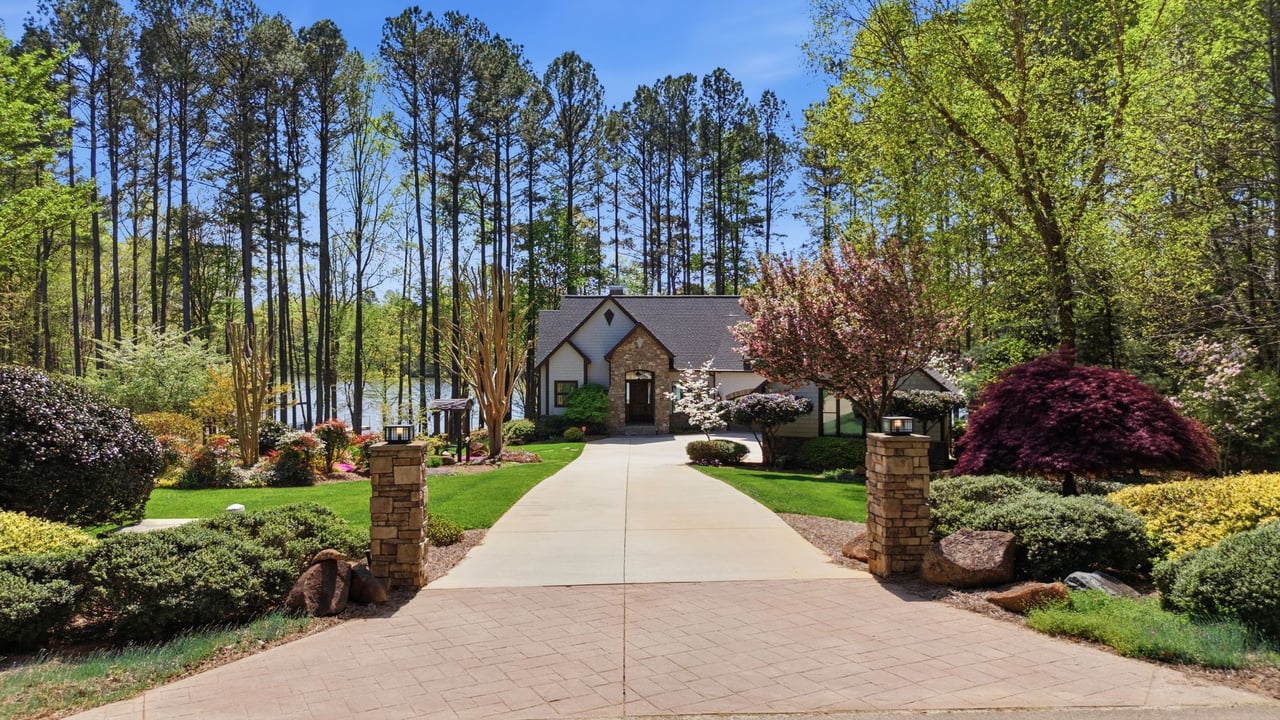 PRISTINE LUXURY CUSTOM Lakefront DREAM HOME - 901 Sunset Pointe Dr. Salisbury  NC