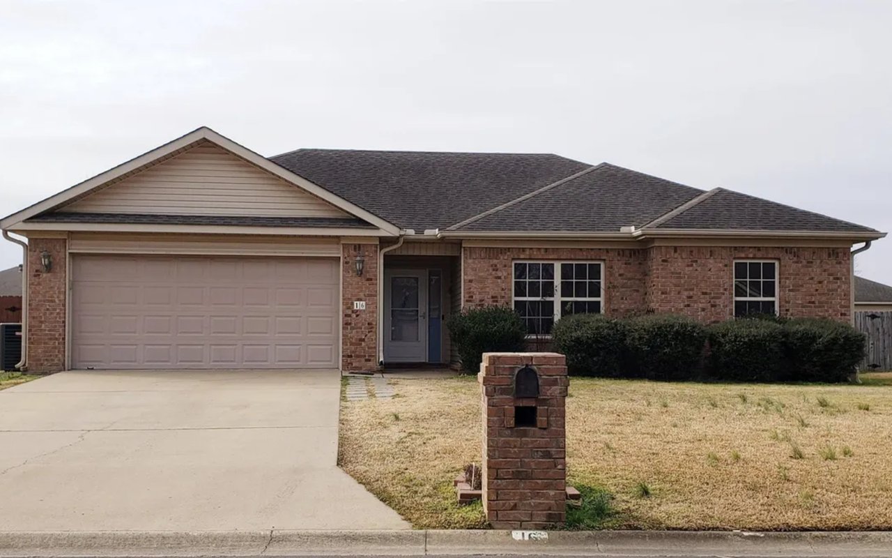 16 Willow Lake Dr