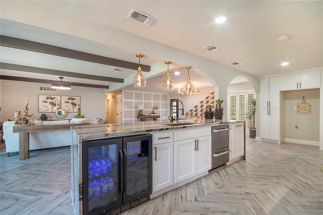 3707 Alta Vista Lane