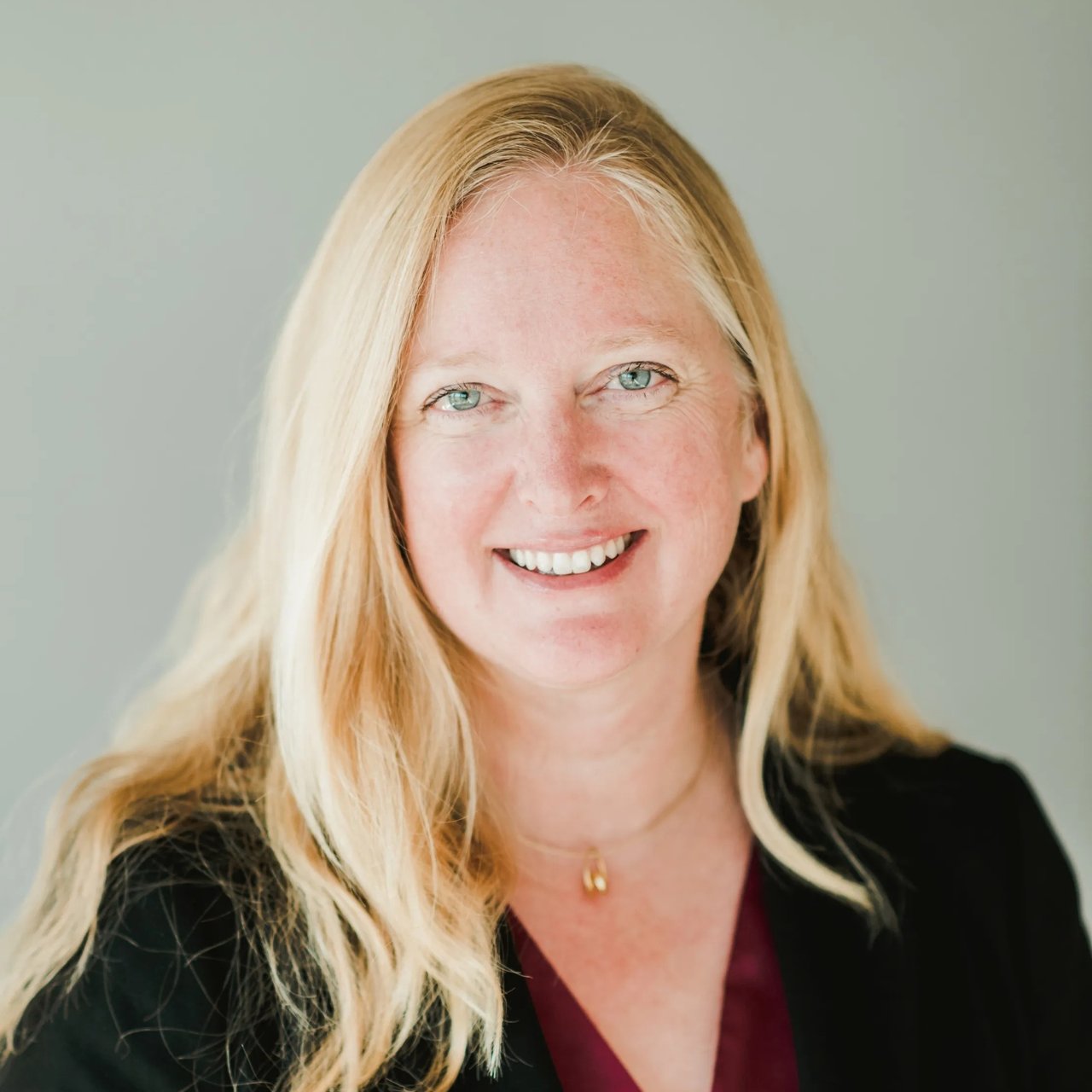 Alexa Oestreicher Portland, ME Real Estate Agent Headshot
