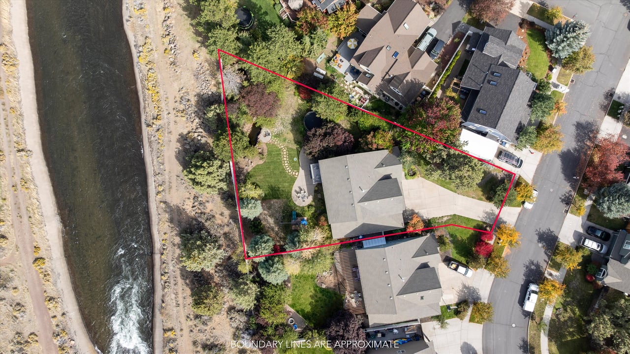 2048 NE Cradle Mountain Way
