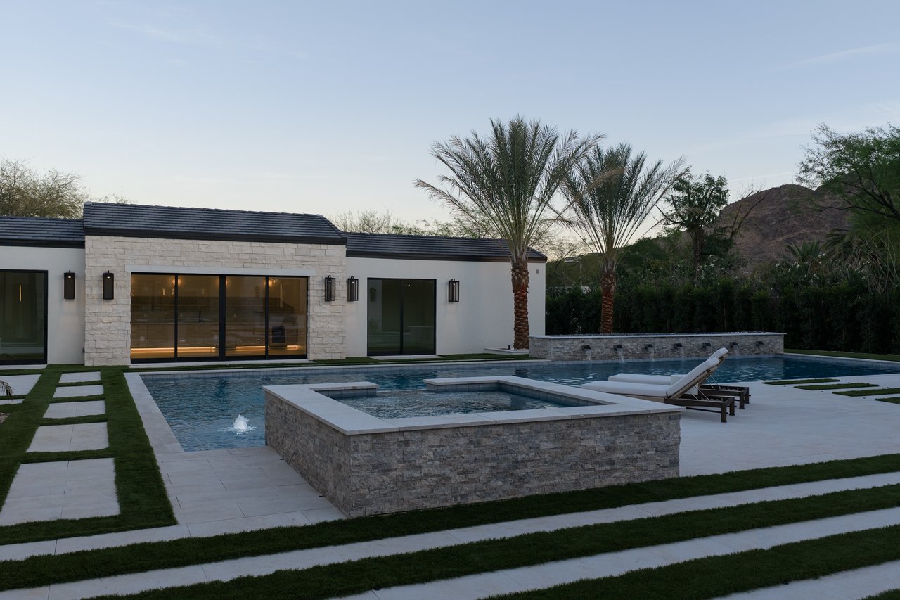 5717 E VIA LOS RANCHOS