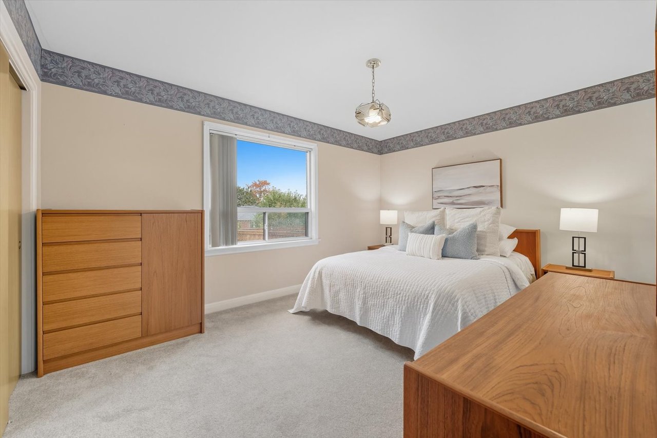 6 Berryton Ave