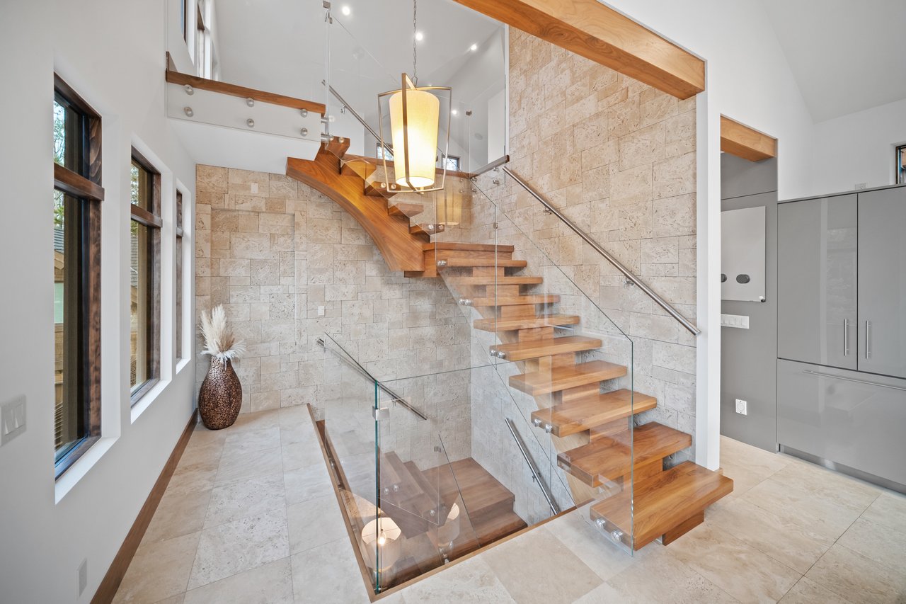 Refined Mountain Living at Cairns Landing