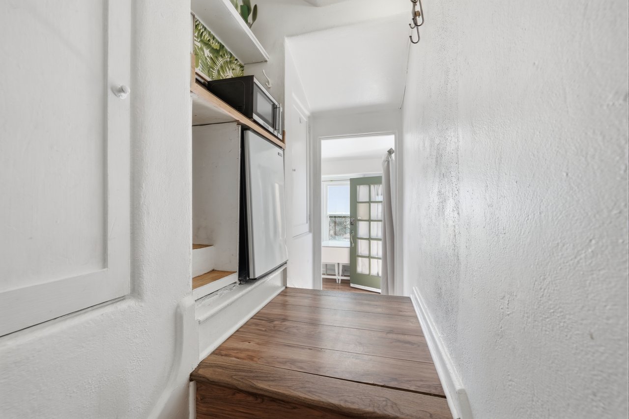 1602 The Strand (Entire Property)