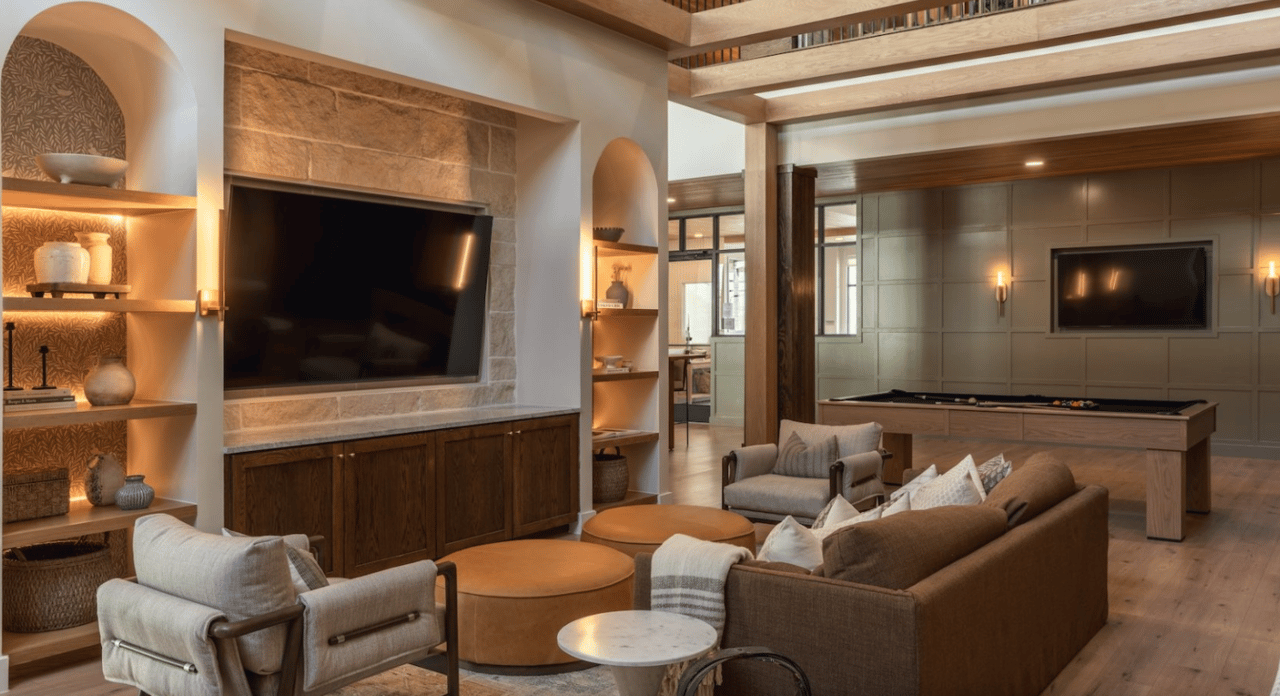 Get January base rent free + $1500 Gift Card!