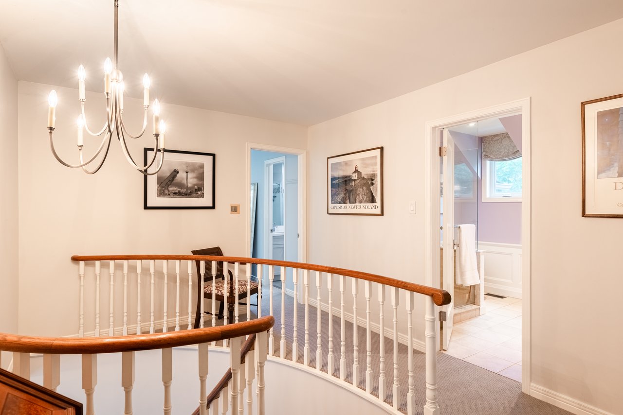 2267 Cedarberry Court, Oakville
