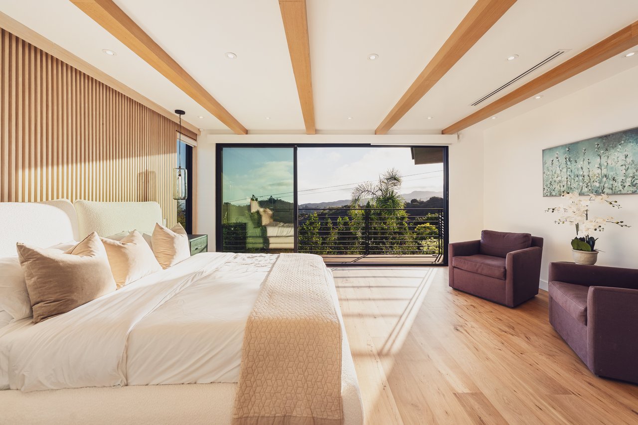 1235 N Kenter Ave, Brentwood