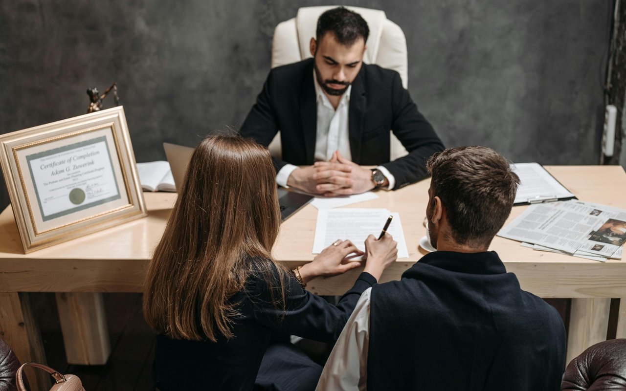 Should You Buy and Sell at The Same Time