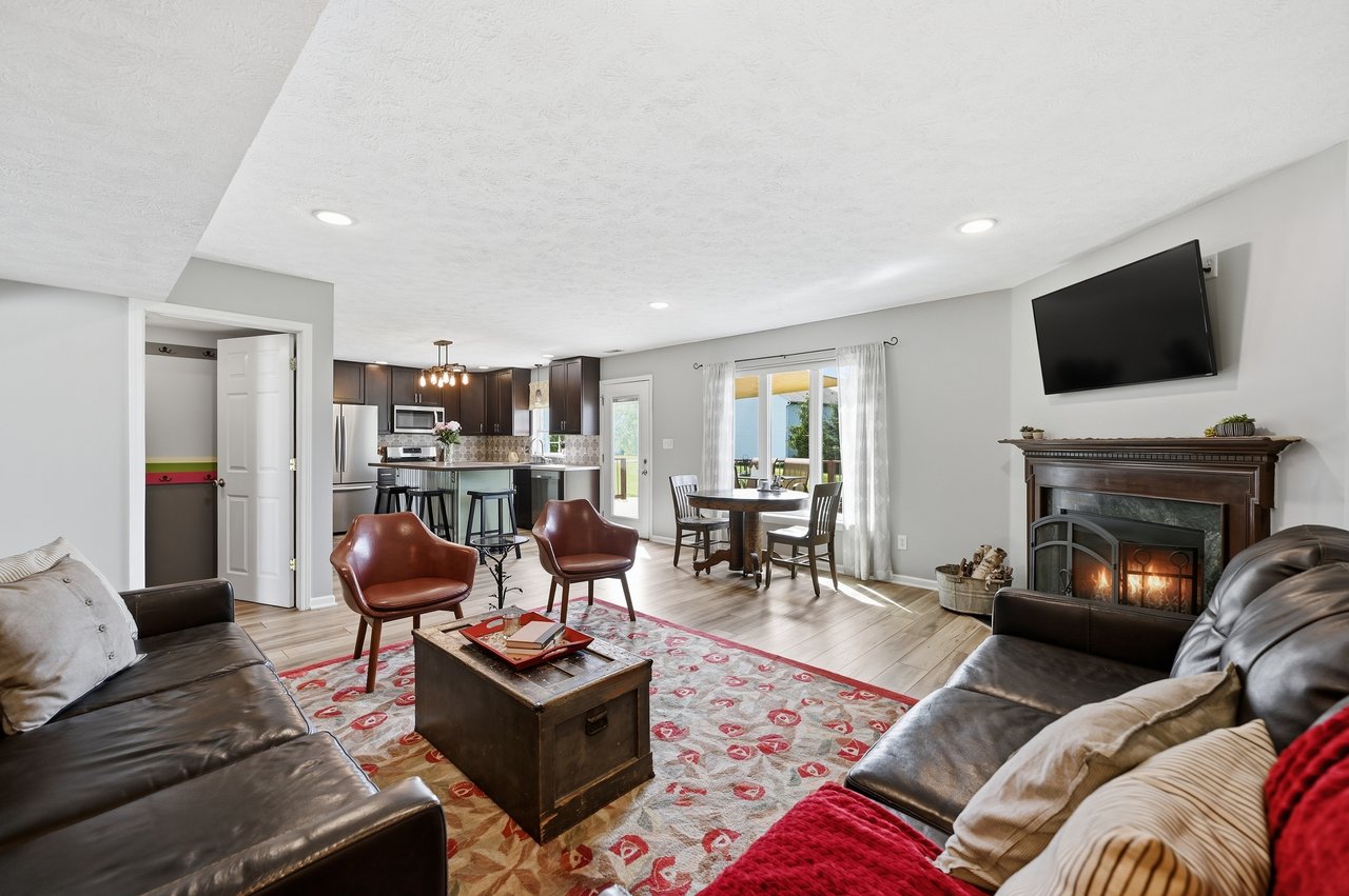 6768 Lexington Circle