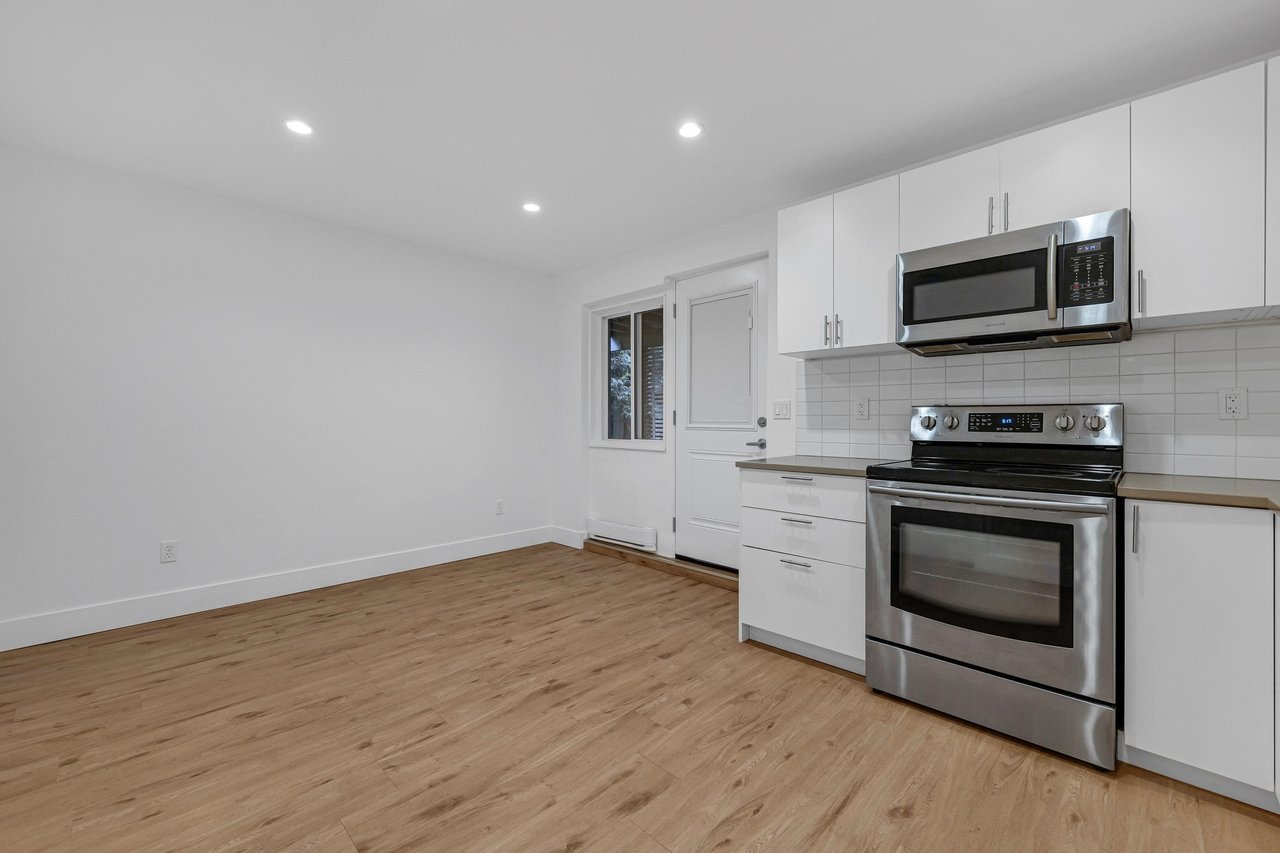 2554 Jura Cres