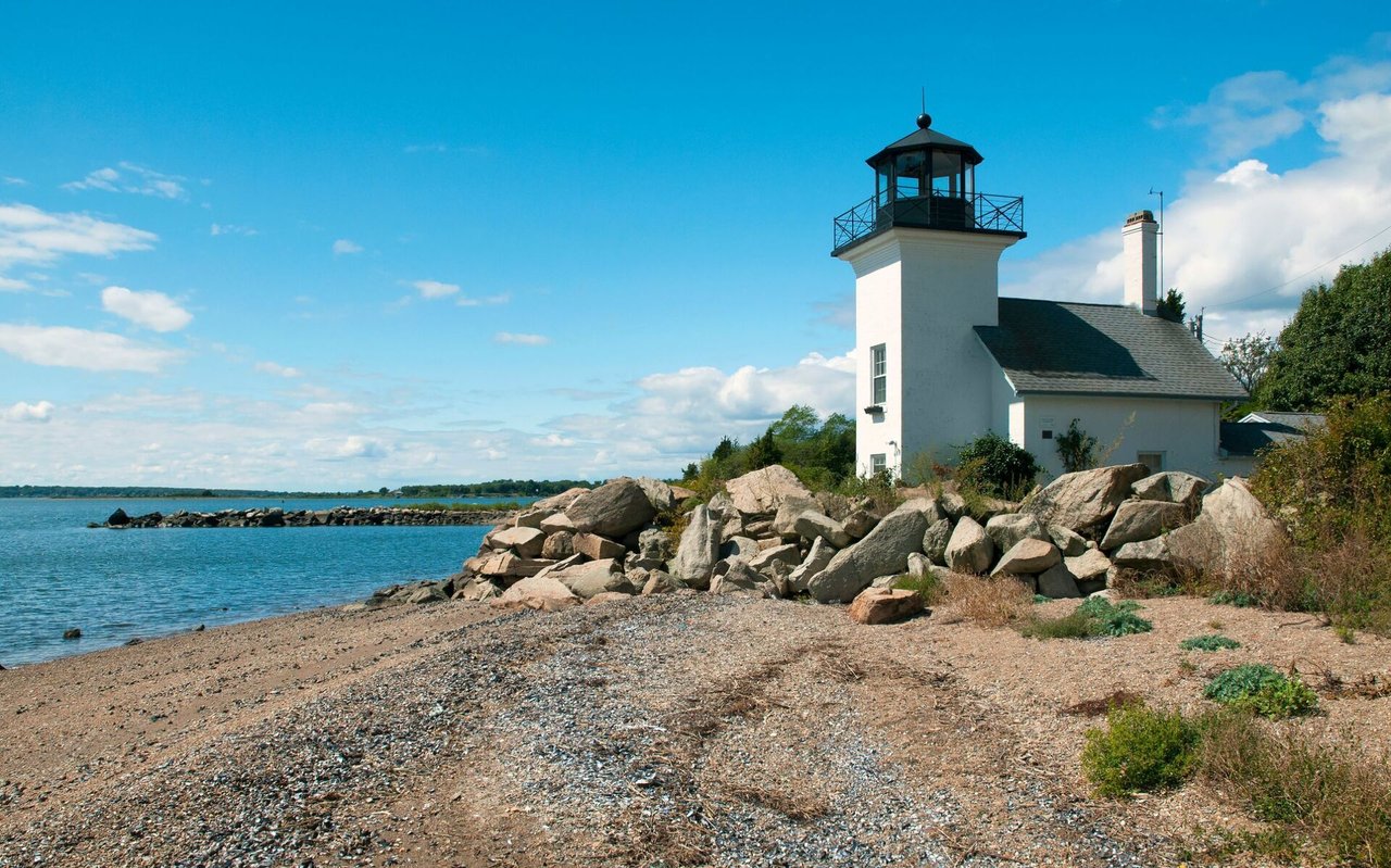 Maine Real Estate – Bold Ocean Views, Bristol