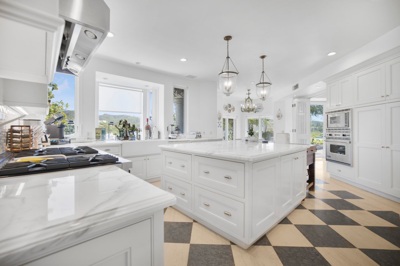 4001 Clarinda Dr