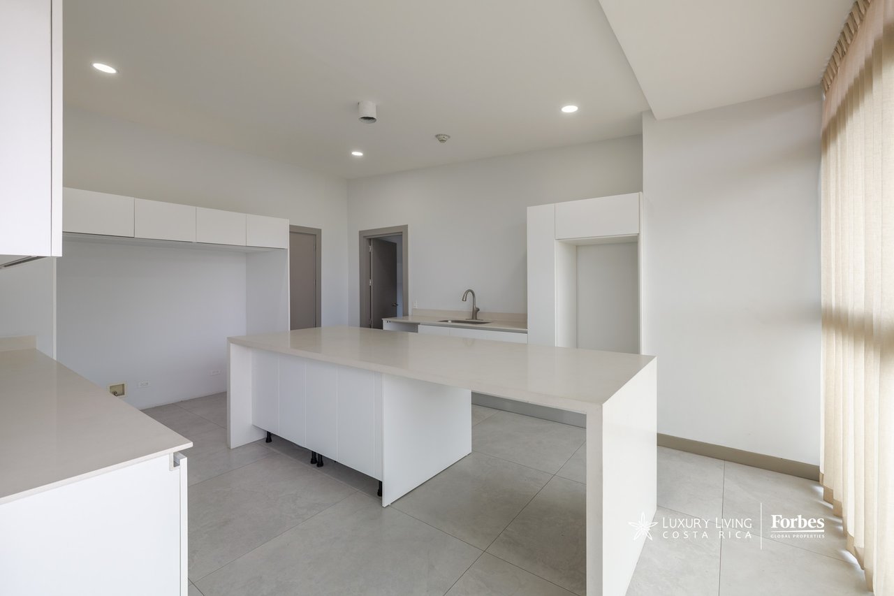 21469 - Contemporary penthouse for sale, spacious rooms and terraces