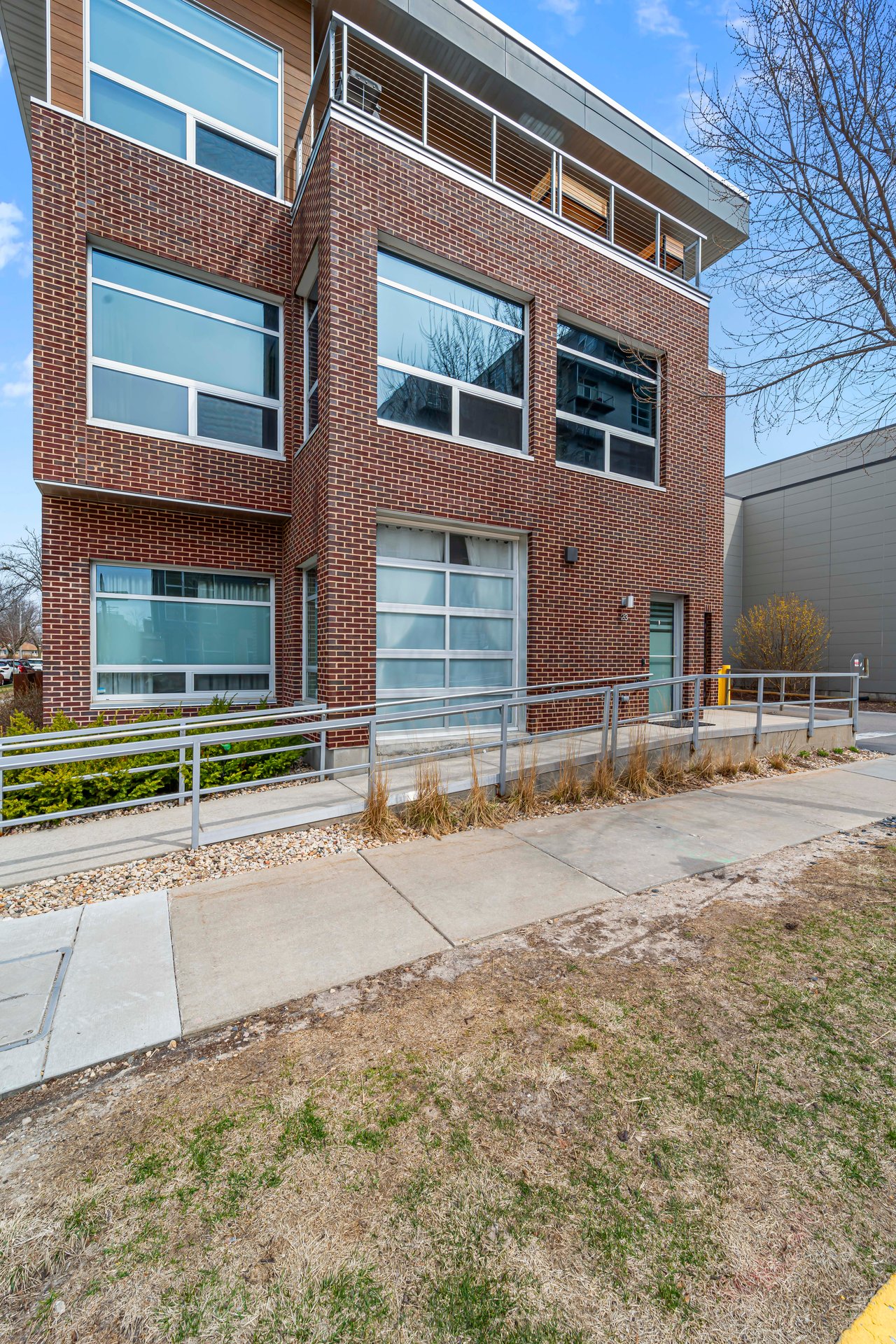 23 N Livingston Street