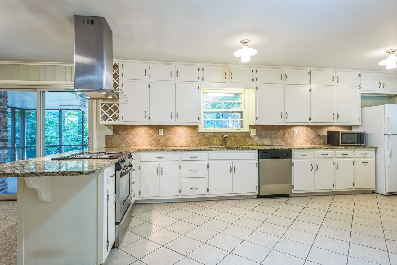 1646 Rainier Falls