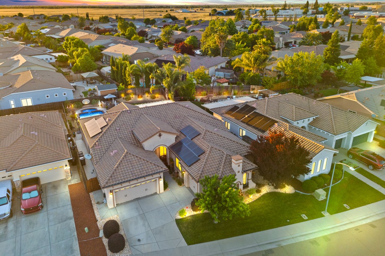 4040 Borderlands Dr