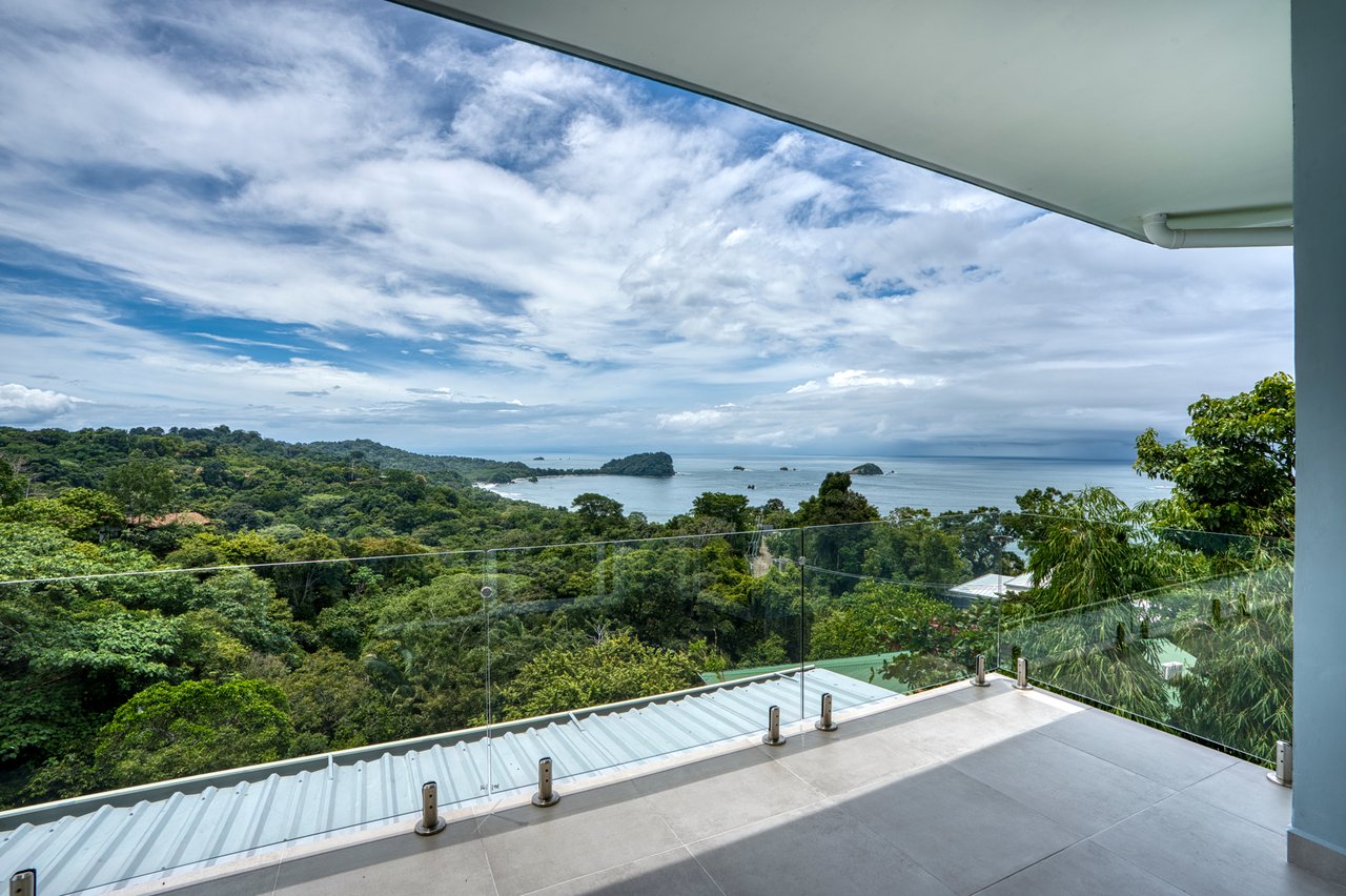 Luxury Income Producing Villa Costa Vida in Manuel Antonio