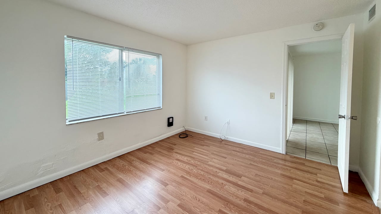 Spacious Ground-Floor Apartment for Lease in Winter Springs
