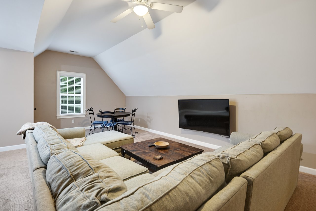 1095 CULBREATH RD