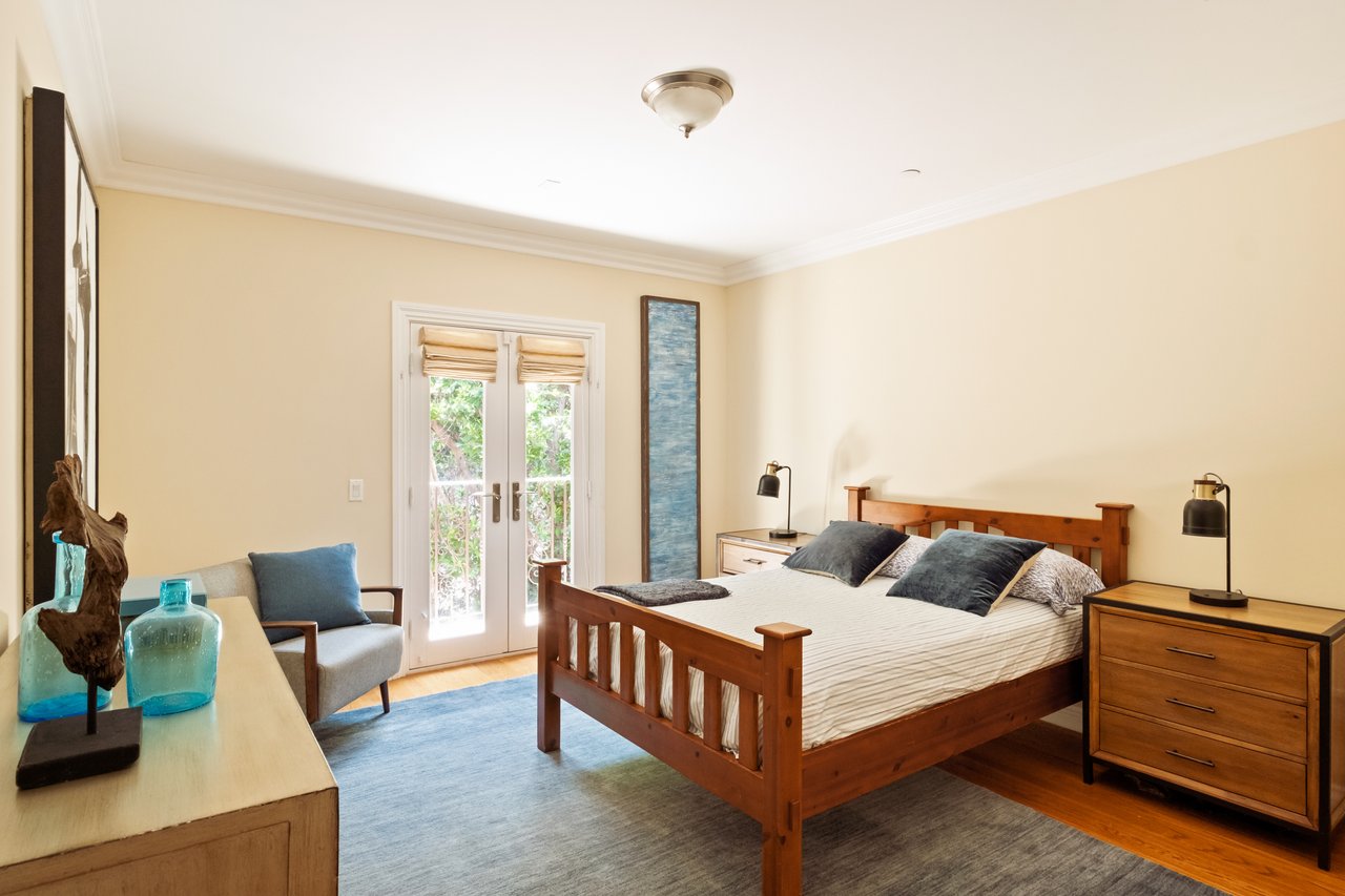 11925 Charnock Road, Mar Vista
