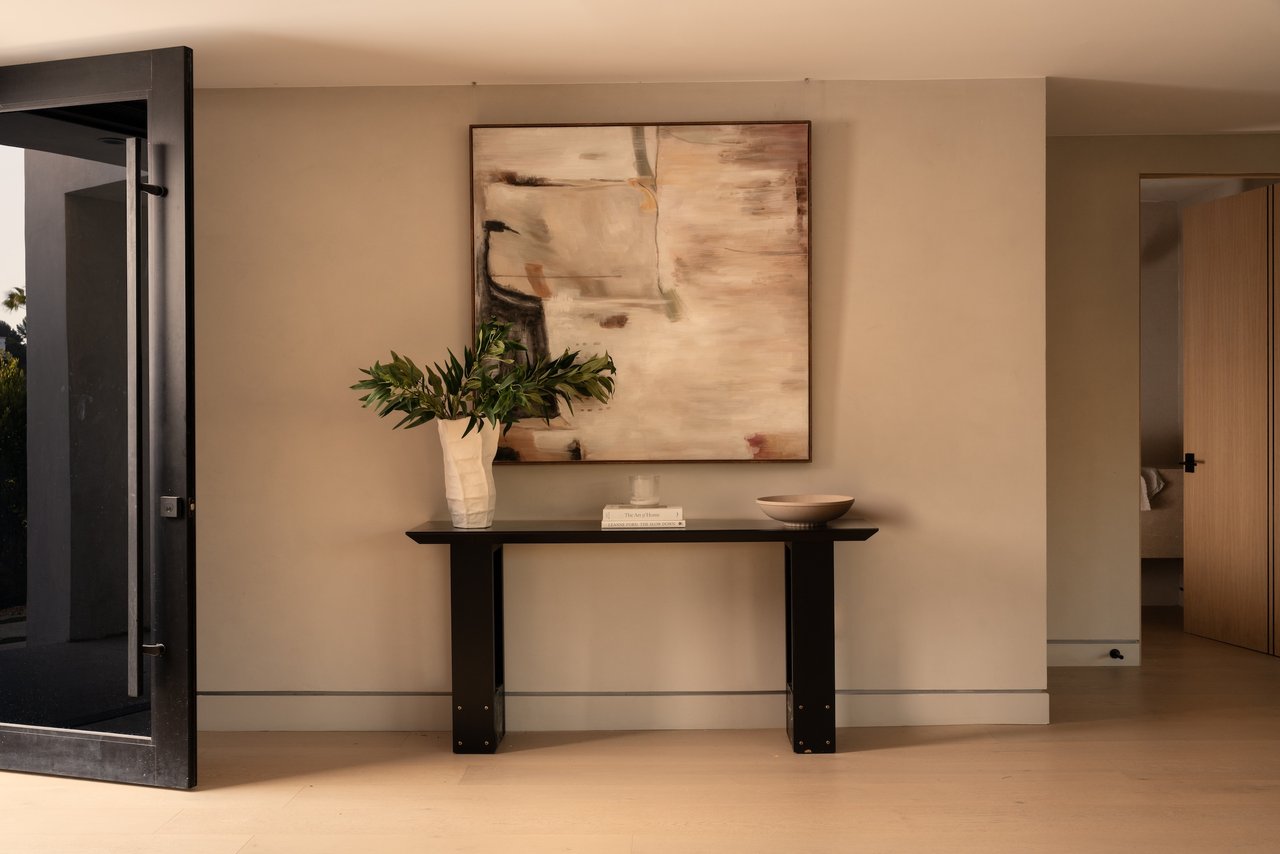 quintessential Hollywood Hills