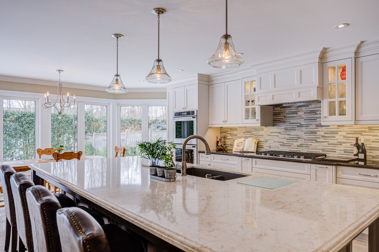 1296 Mapleridge Cres