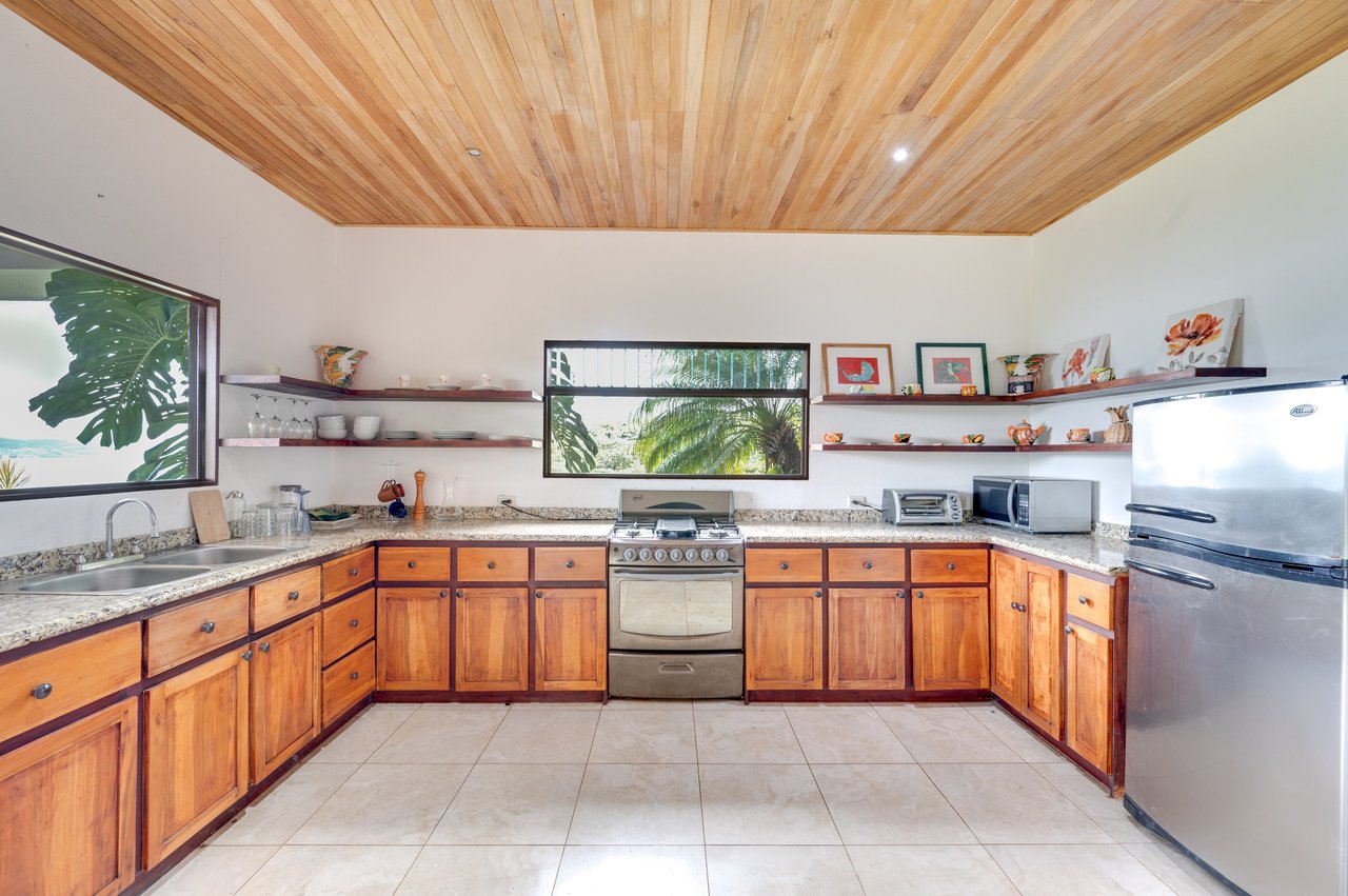 Casa Blanca | Multi-Villa Estate with Lake Views - Nuevo Arenal