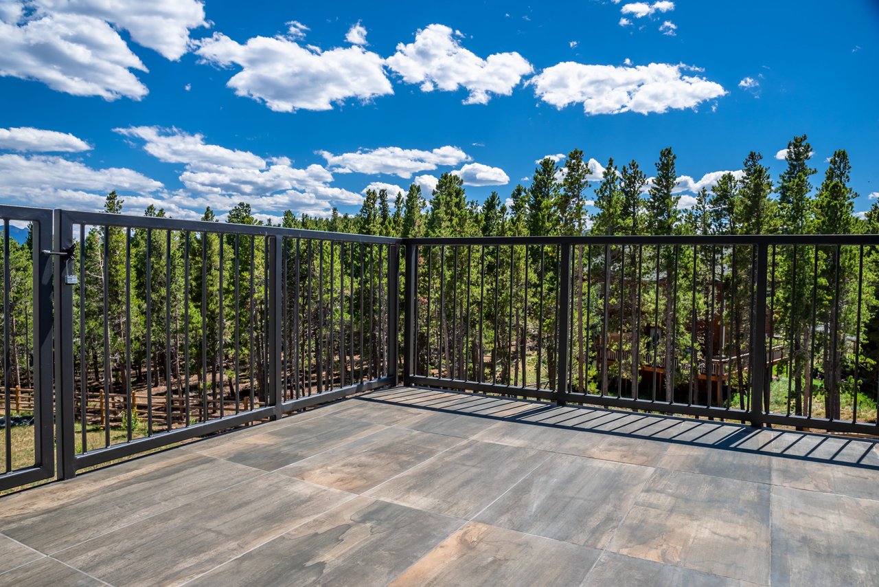 315 Indian Peaks Dr