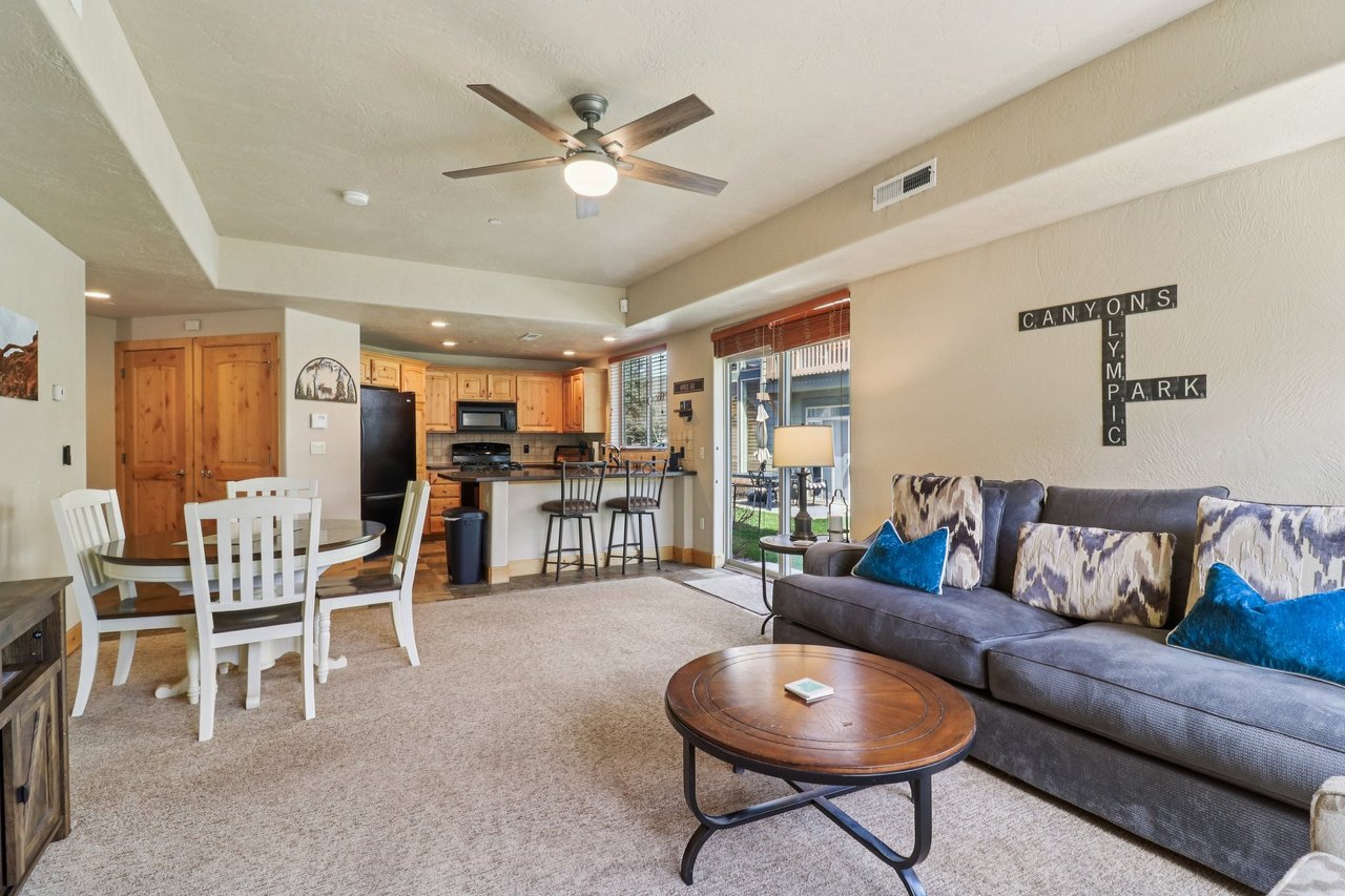 6010 N Fox Pointe