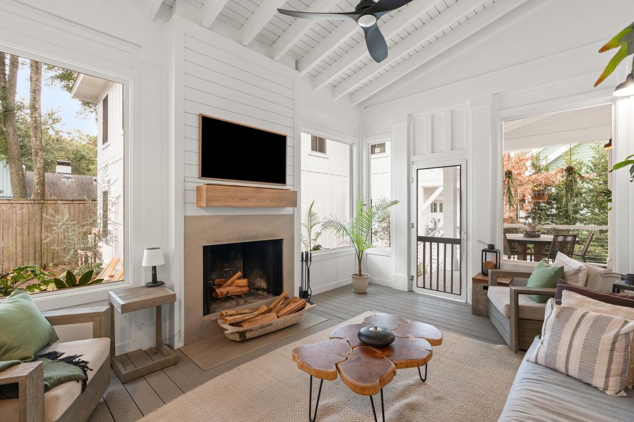 Southern Home Features We Love - A Classic Screened-In Porch