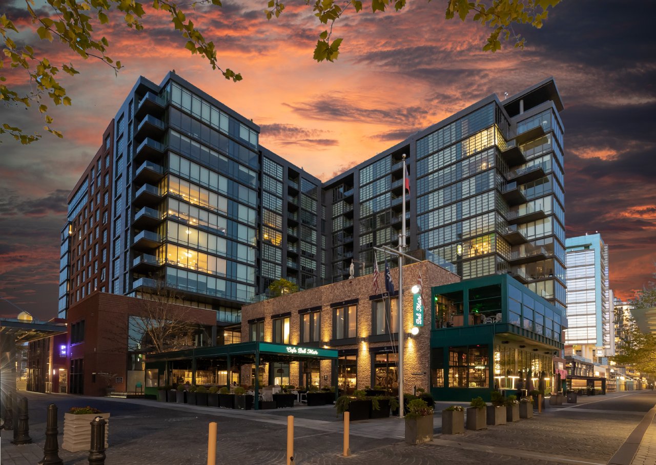 45 Sutton Square SW #306