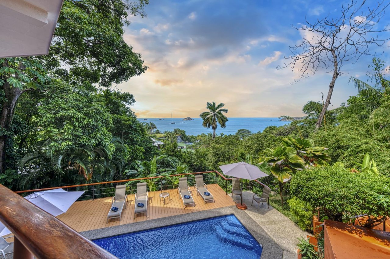 Villa Alegria with Outstanding Ocean View and Short Walk to the Beach