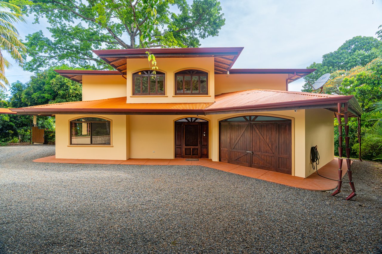 Classic Luxury at Casa Ceiba, Coastal Ocean View 4 Bedroom Home Near Uvita