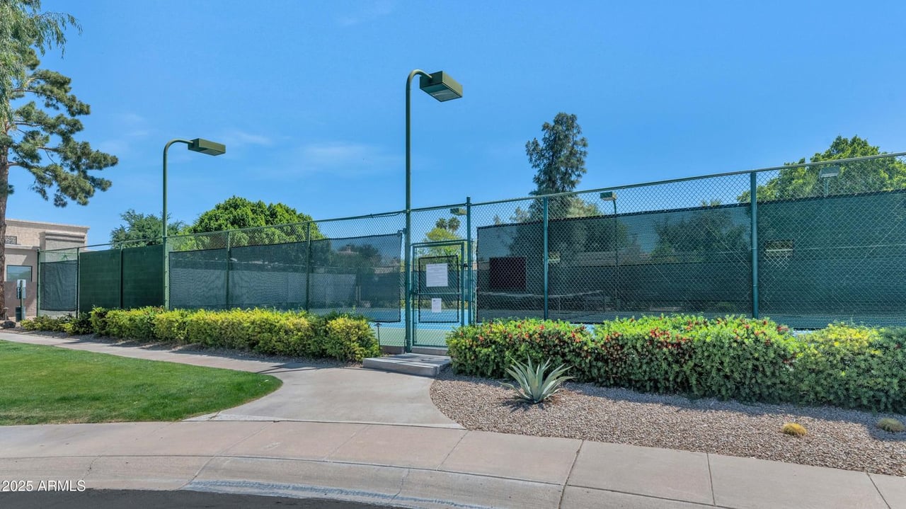 7917 E Cactus Wren Rd