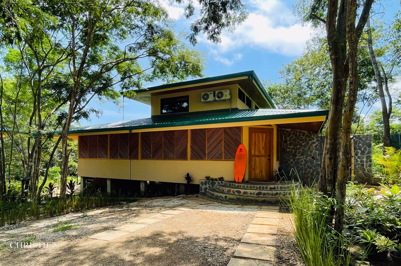 Tropical Villas Estate: A Unique Opportunity with 4 Private Villas