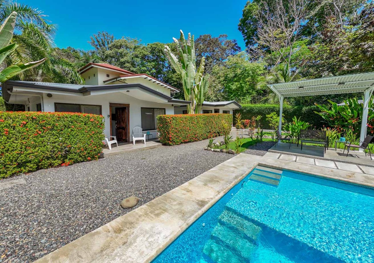 Tropical 3-Cabin Home with Pool and Gardens in the Heart of Uvita