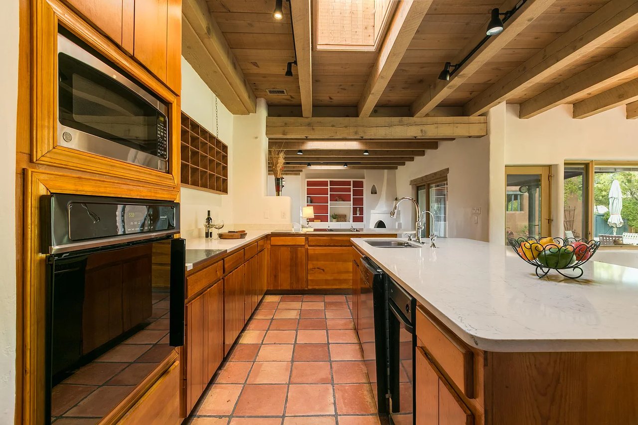 5910 Corrales Rd