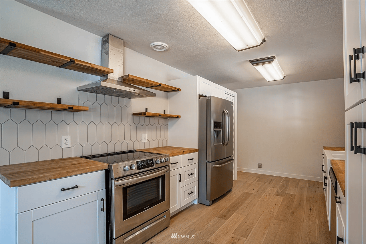 420 E Eli Avenue