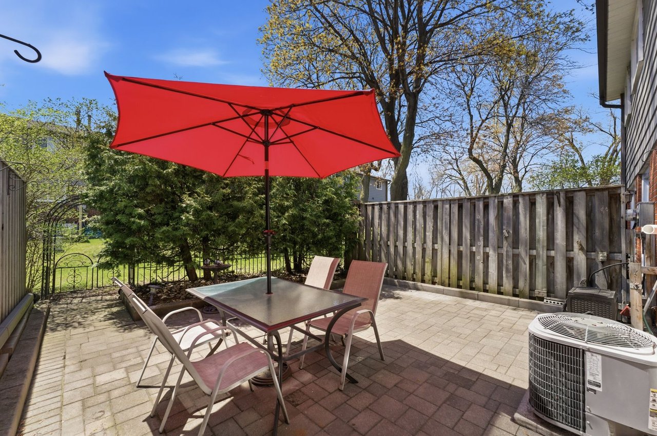 1616 Haig Blvd 5