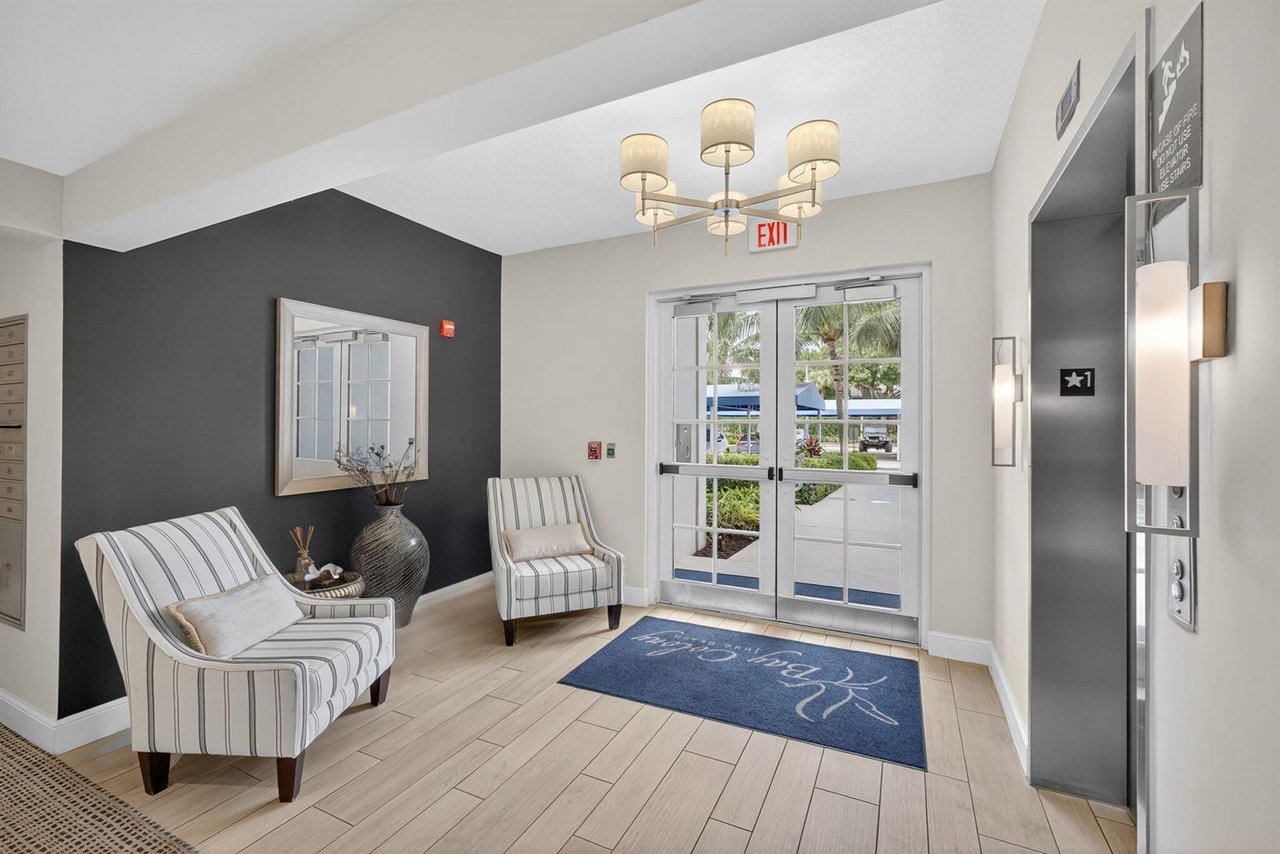 833 Bay Colony Drive S