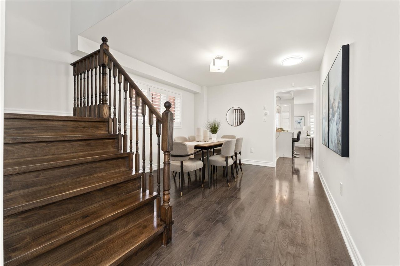 17 Holroyd St
