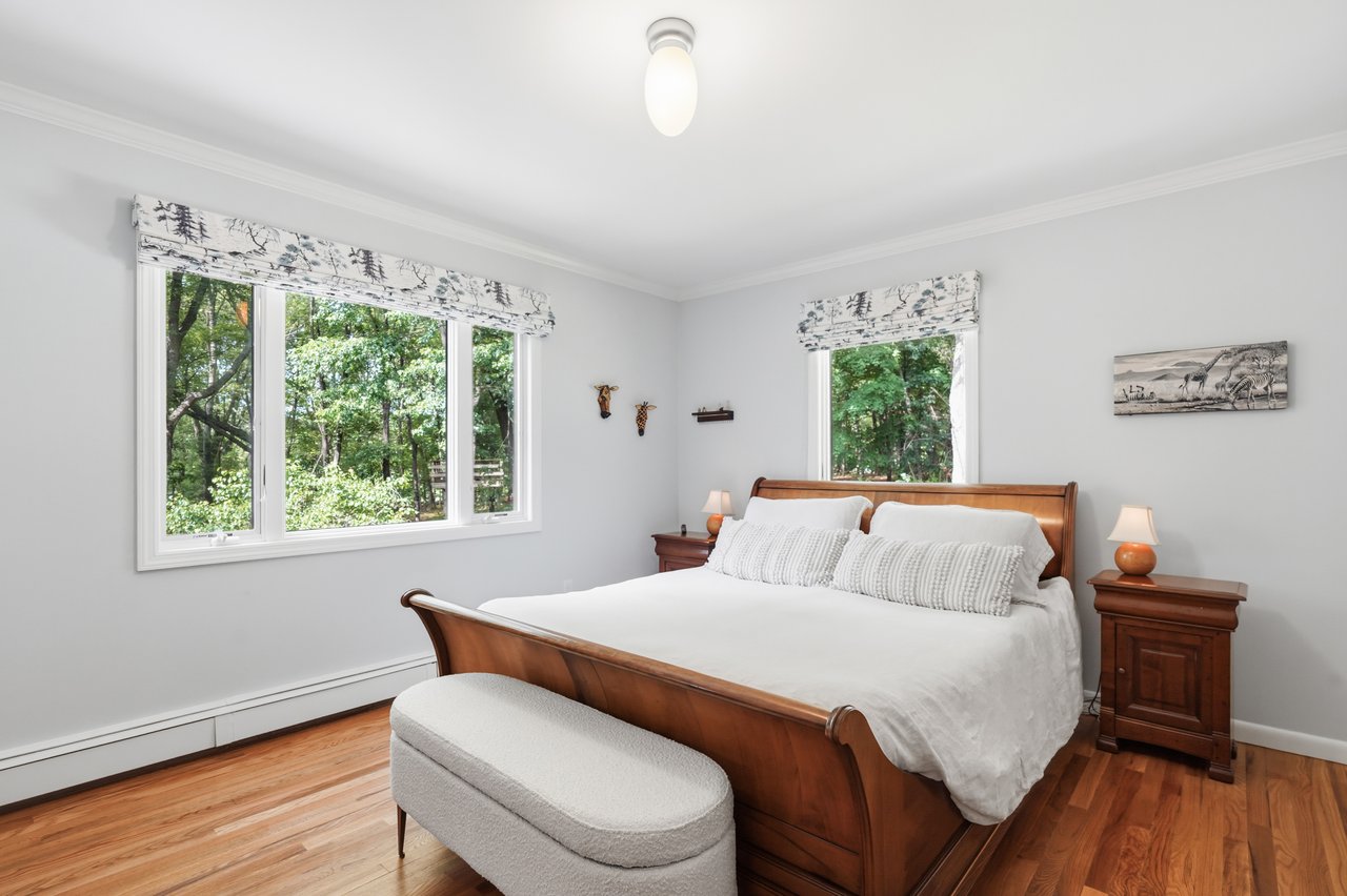 11 Upper Lakeshore Drive