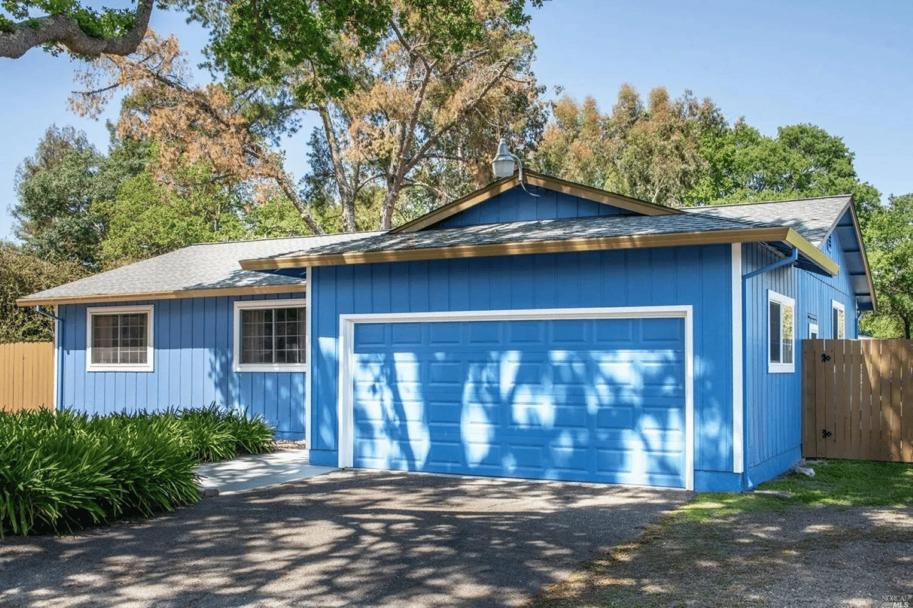 857 Colleen Dr
