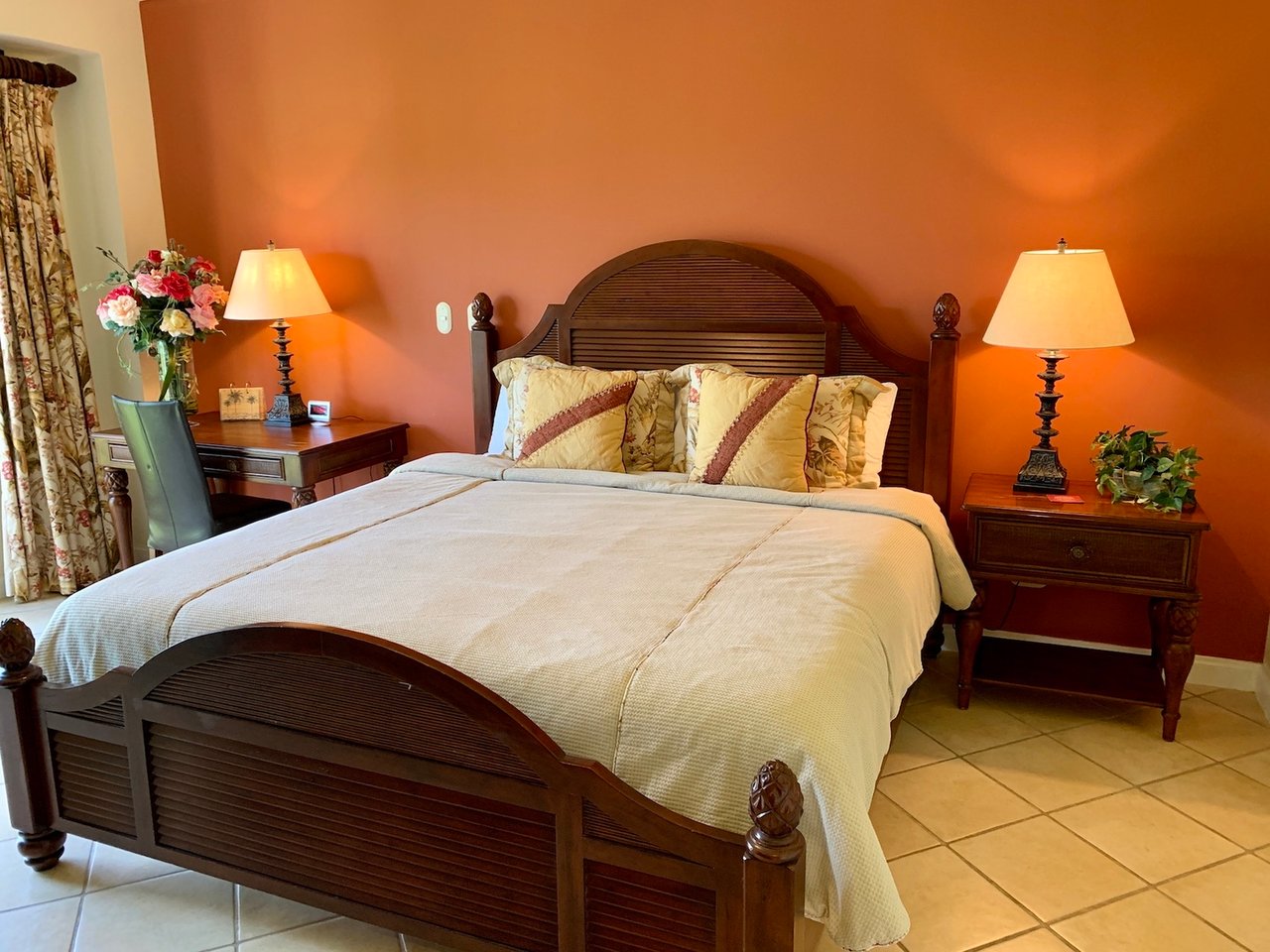 Updated Remodeled Townhome, Santa Ana, San Jose